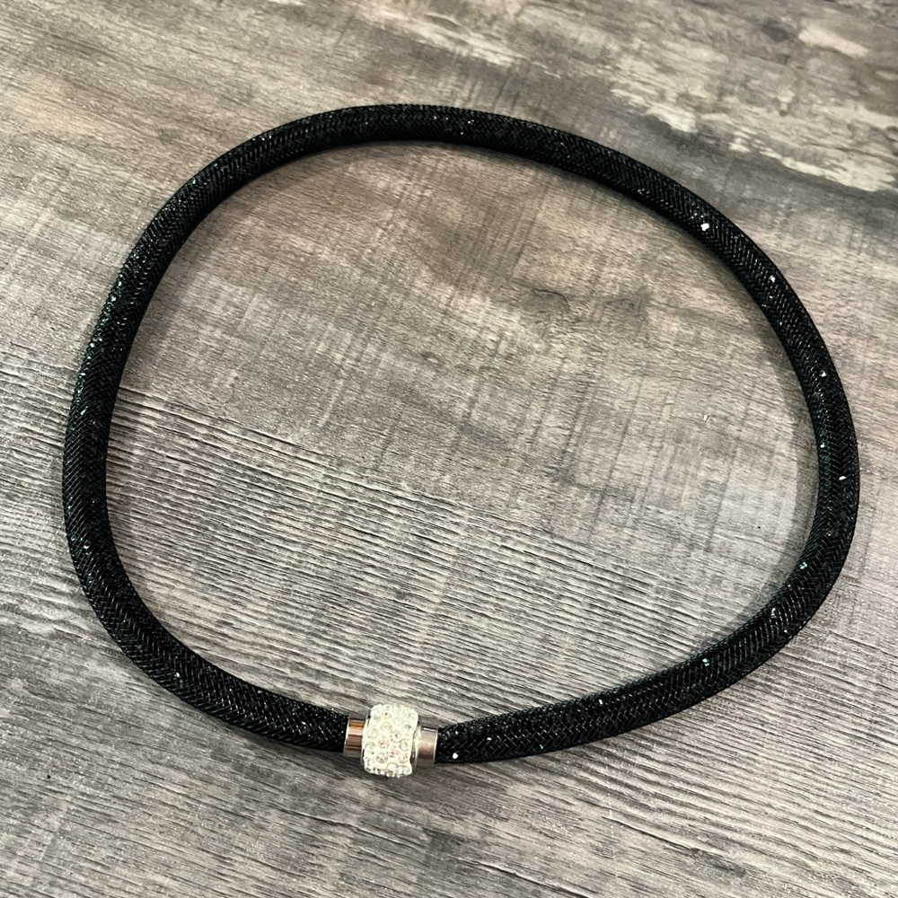 Mesh crystal necklace